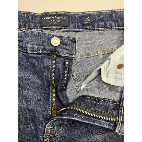 Lucky Brand Mid Rise Sienna Boyfriend Fit Size 12/31 Women's Jeans Medium Wash - Picture 2 of 8